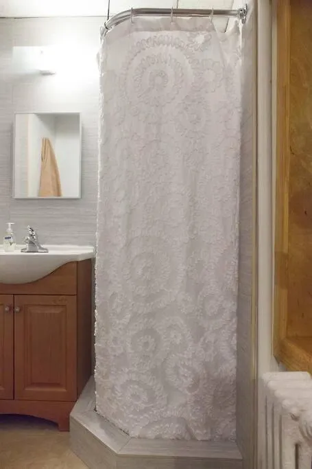 2 Bedroom Apt With 3 Beds - Friends & Family New York
