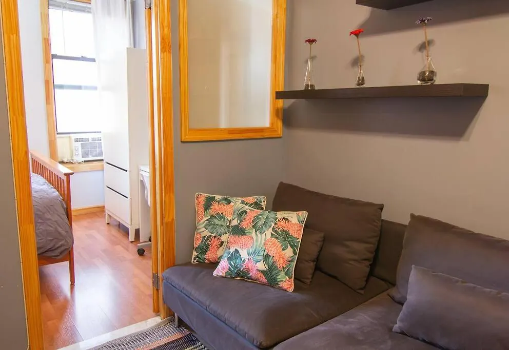 2 Bedroom Apt With 3 Beds - Friends & Family New York Apartment