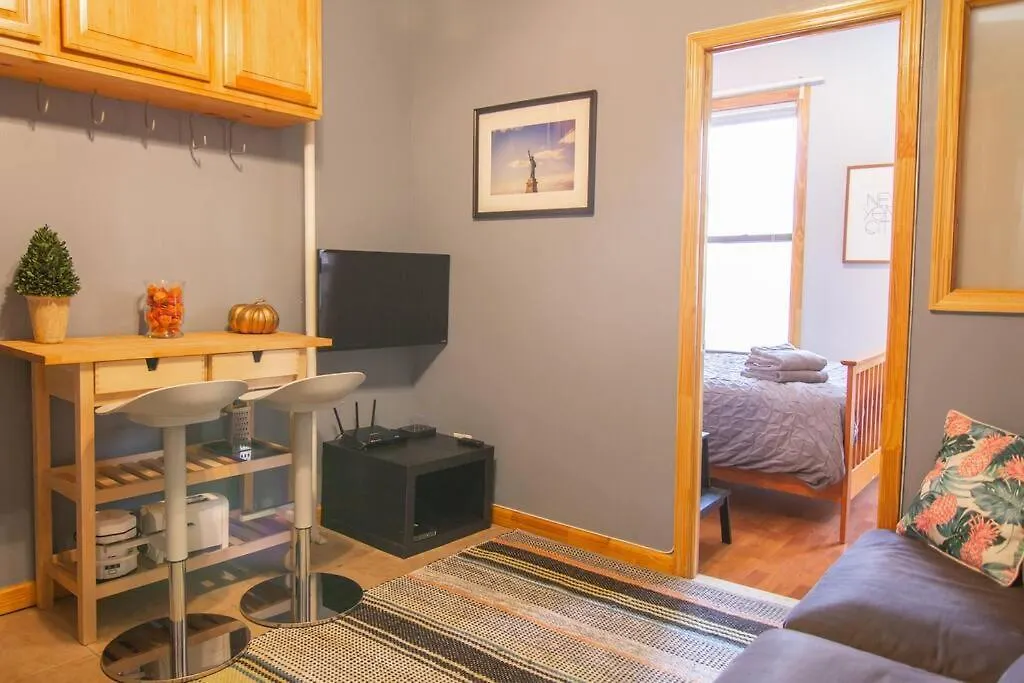 2 Bedroom Apt With 3 Beds - Friends & Family New York 0*,  United States