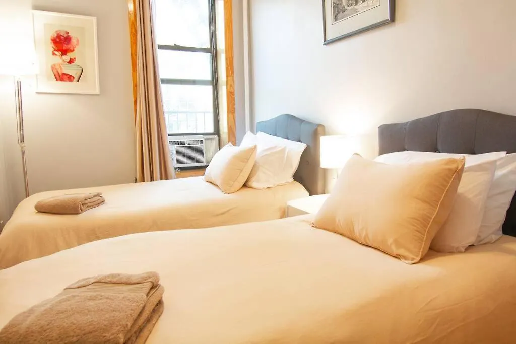 2 Bedroom Apt With 3 Beds - Friends & Family Nowy Jork
